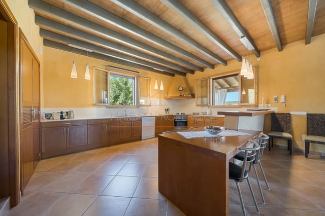 4 soveværelse Finca/Landehus til salg i Sineu med swimmingpool - € 1.490.000 (Ref: 7101175)