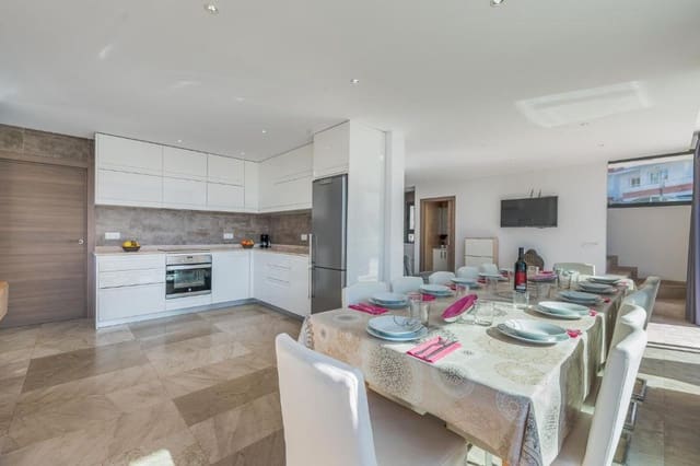 6 slaapkamer Villa te koop in Playas de Muro / Platges de Muro, Muro met zwembad - € 945.000 (Ref: 7101257)