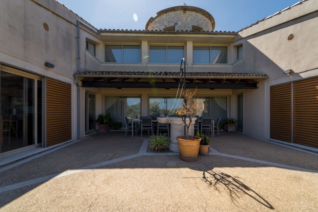 7 soveværelse Villa til salg i Buger med swimmingpool garage - € 2.200.000 (Ref: 7101264)