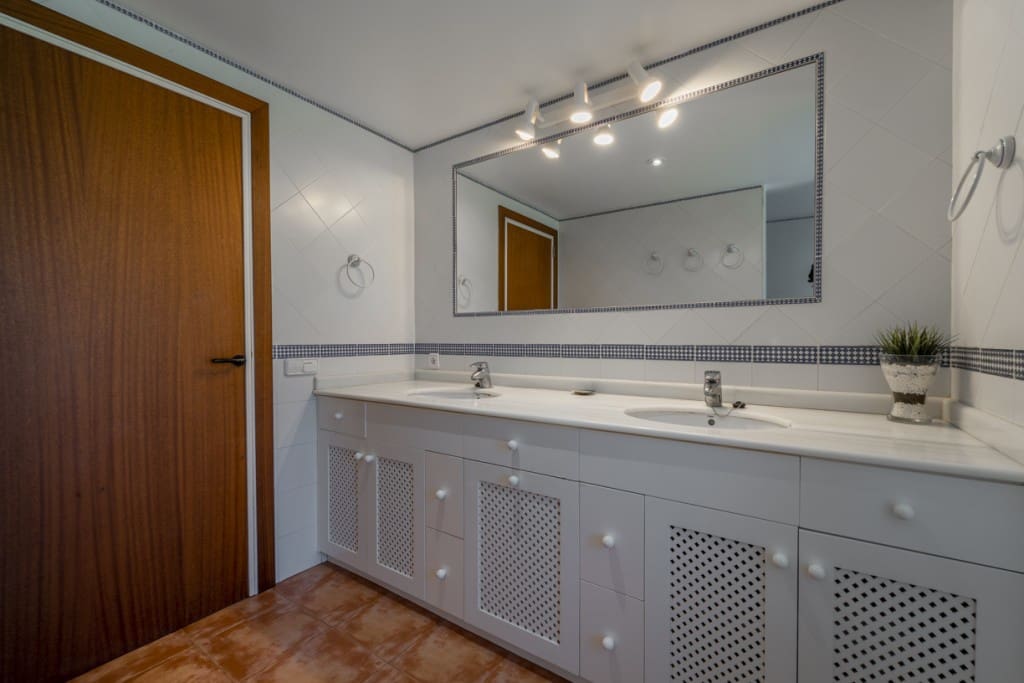 7 soveværelse Villa til salg i Buger med swimmingpool garage - € 2.200.000 (Ref: 7101264)