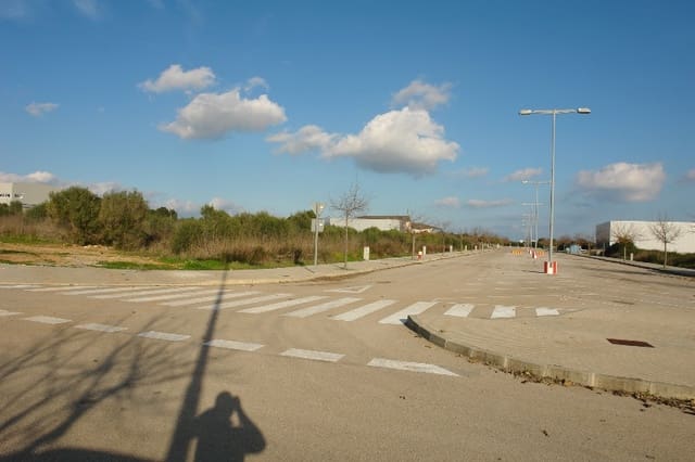 Grunde uden byggetilladelser til salg i Puerto de Alcudia, Alcúdia - € 472.000 (Ref: 7101273)