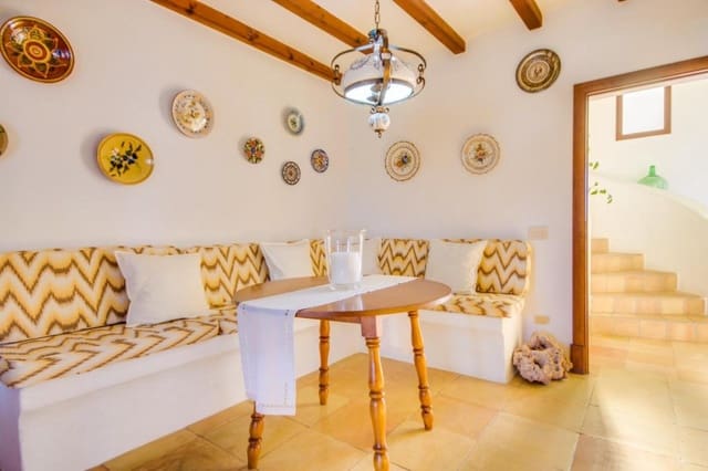 5 sovrum Finca/Hus på landet till salu i Alcúdia med pool - 2 400 000 € (Ref: 7101328)