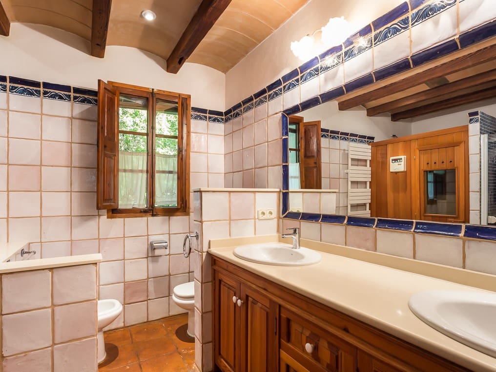 6 bedroom Finca/Country House for sale in Esporles with pool garage - € 5,350,000 (Ref: 7819203)