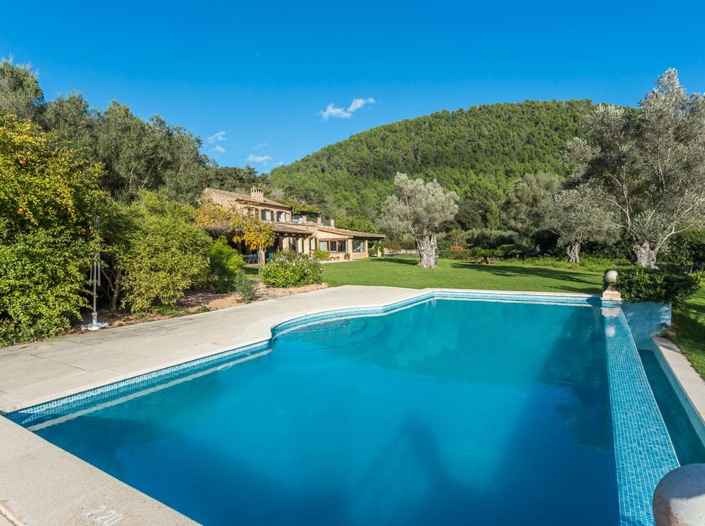 6 bedroom Finca/Country House for sale in Esporles with pool garage - € 5,350,000 (Ref: 7819203)