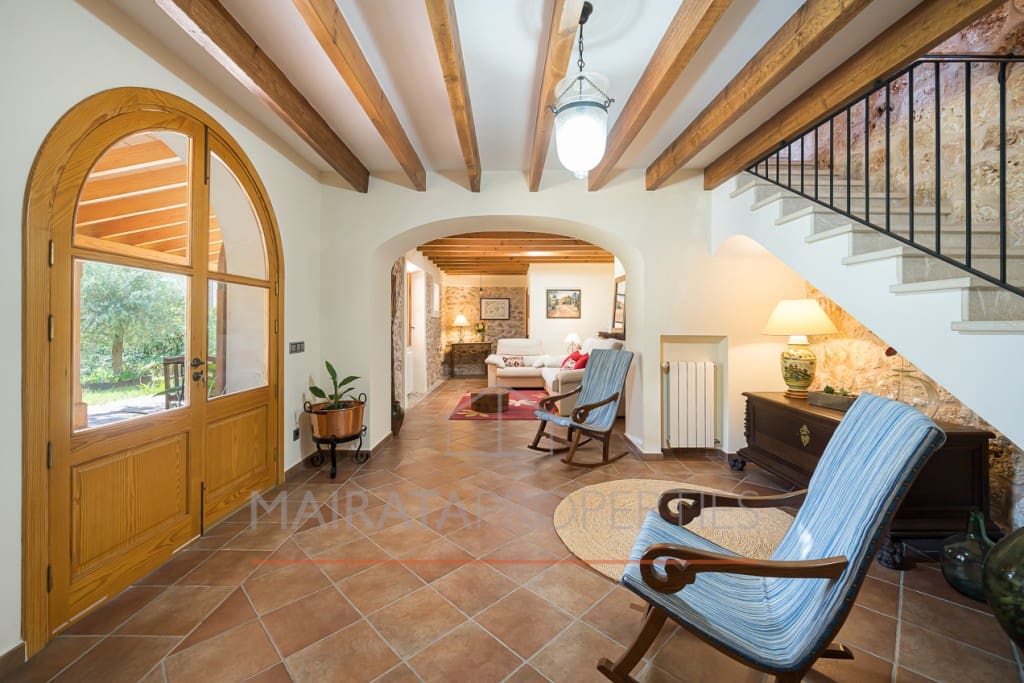 3 soveværelse Villa til salg i Llubi med swimmingpool - € 980.000 (Ref: 7827783)