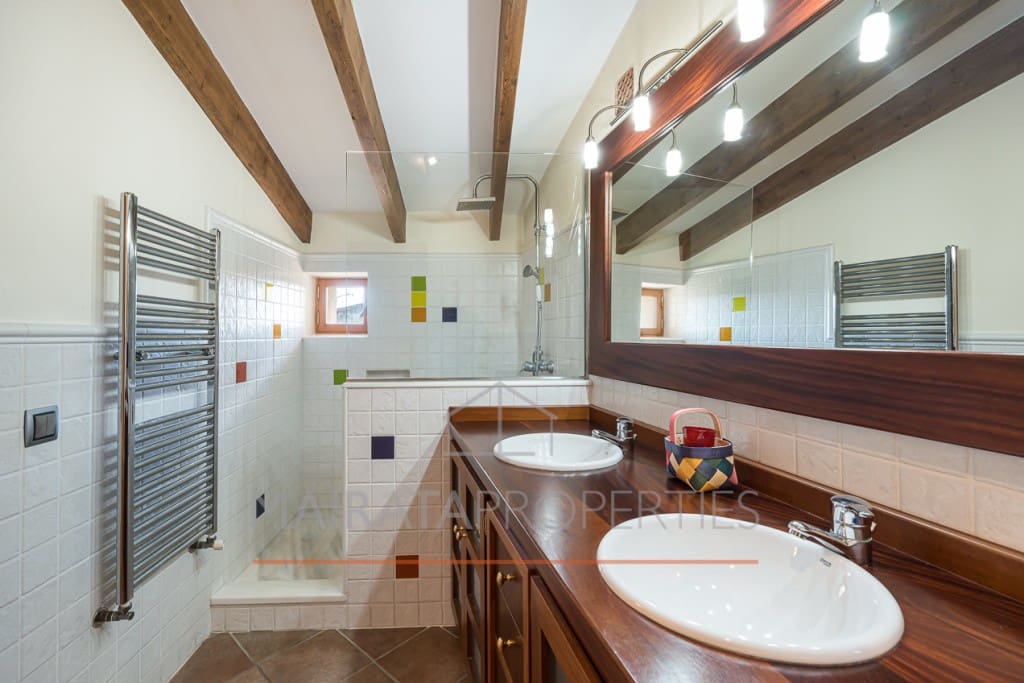 3 soveværelse Villa til salg i Llubi med swimmingpool - € 980.000 (Ref: 7827783)