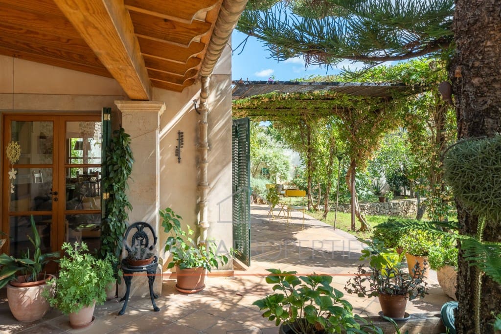 3 soveværelse Villa til salg i Llubi med swimmingpool - € 980.000 (Ref: 7827783)