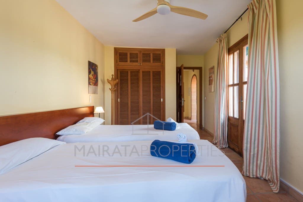 3 soveværelse Finca/Landehus til salg i Felanitx med swimmingpool - € 2.100.000 (Ref: 8956951)