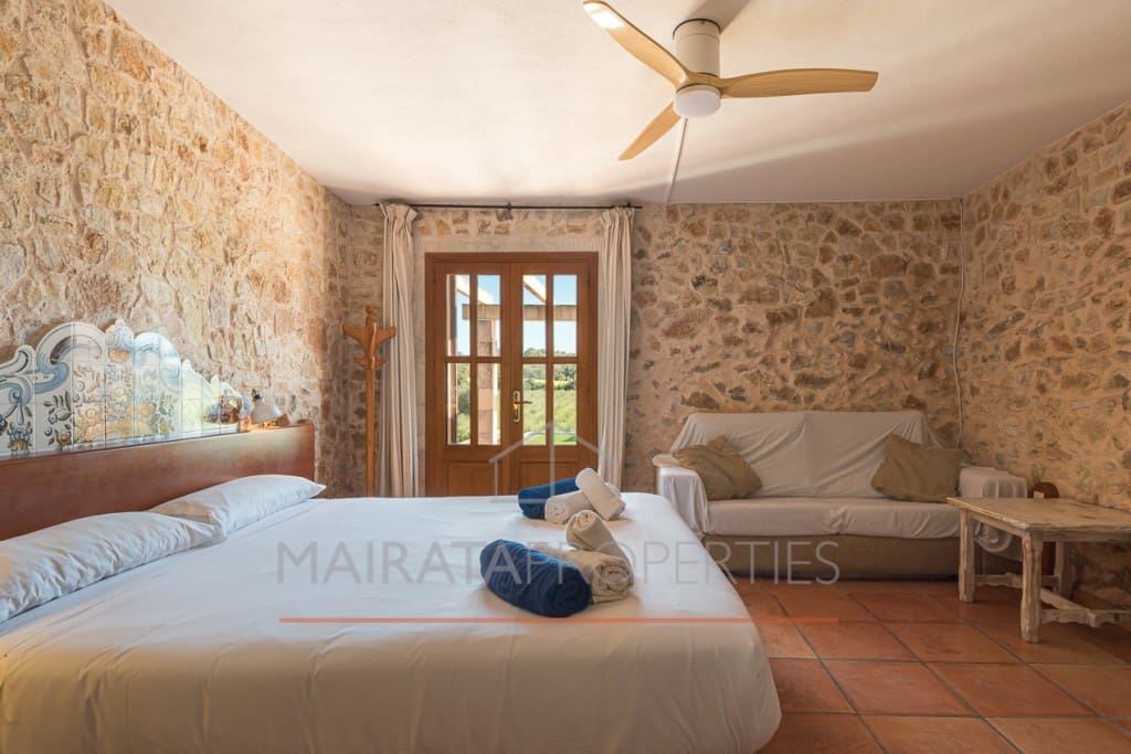 3 soveværelse Finca/Landehus til salg i Felanitx med swimmingpool - € 2.100.000 (Ref: 8956951)