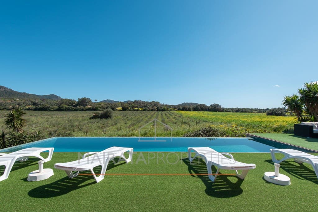 3 soveværelse Finca/Landehus til salg i Felanitx med swimmingpool - € 2.100.000 (Ref: 8956951)