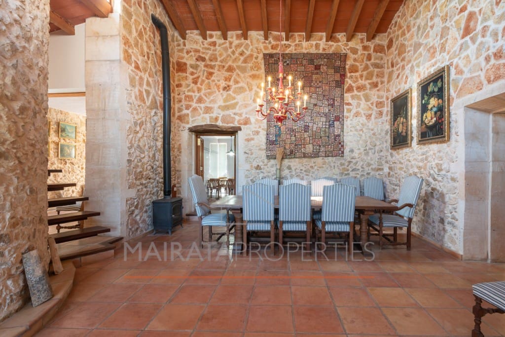 3 soveværelse Finca/Landehus til salg i Felanitx med swimmingpool - € 2.100.000 (Ref: 8956951)