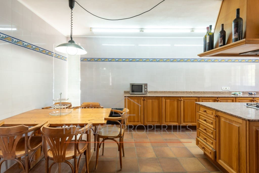 3 soveværelse Finca/Landehus til salg i Felanitx med swimmingpool - € 2.100.000 (Ref: 8956951)