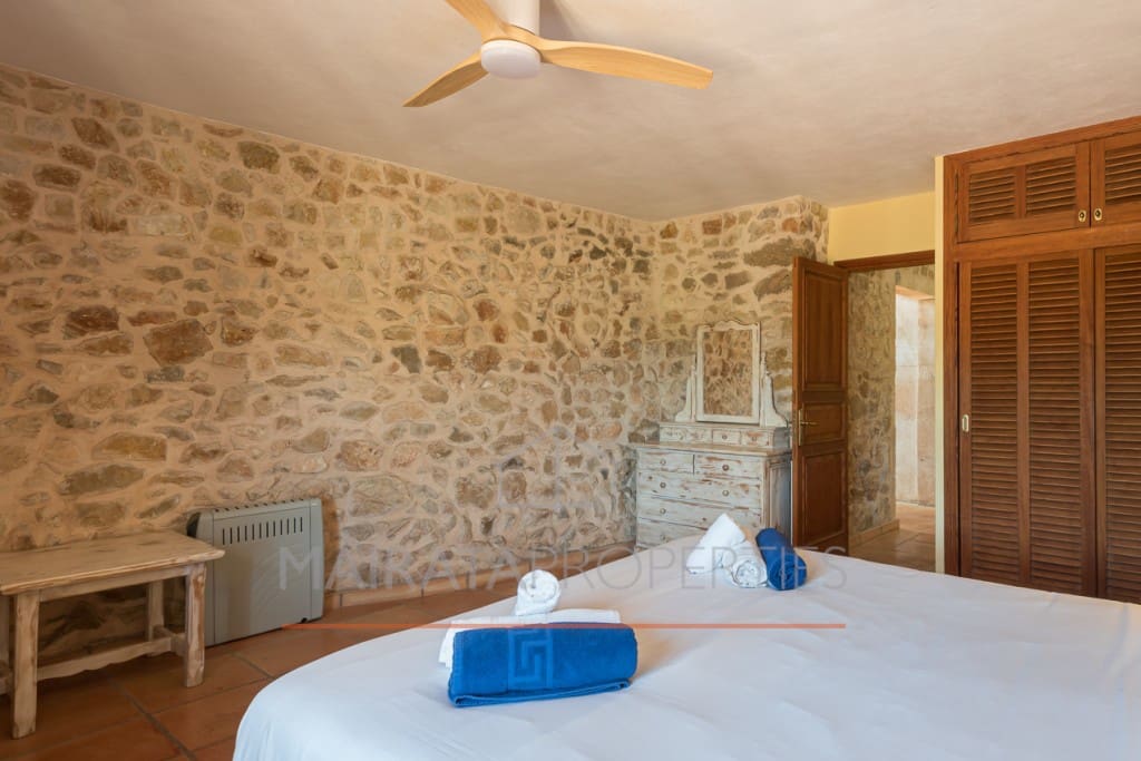 3 soveværelse Finca/Landehus til salg i Felanitx med swimmingpool - € 2.100.000 (Ref: 8956951)