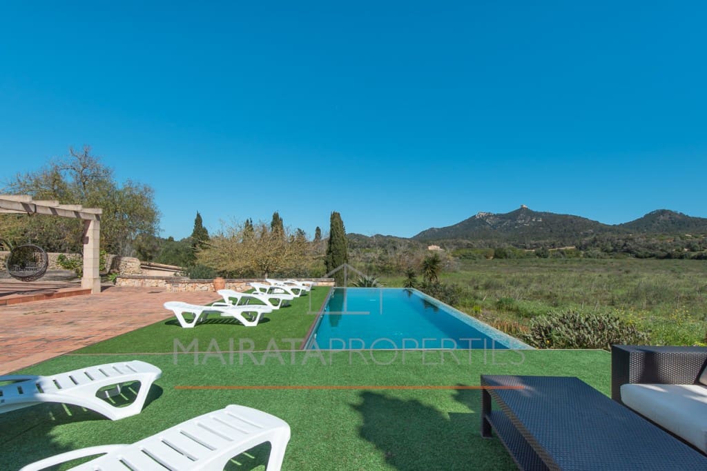 3 soveværelse Finca/Landehus til salg i Felanitx med swimmingpool - € 2.100.000 (Ref: 8956951)