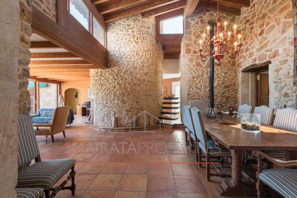 3 soveværelse Finca/Landehus til salg i Felanitx med swimmingpool - € 2.100.000 (Ref: 8956951)