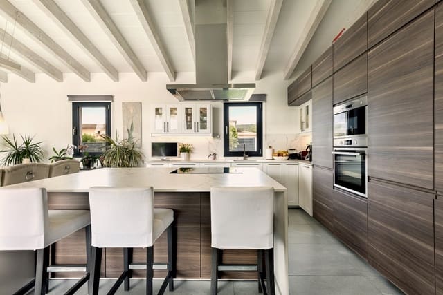 3 soveværelse Villa til salg i Sa Pobla med swimmingpool - € 1.490.000 (Ref: 9036401)