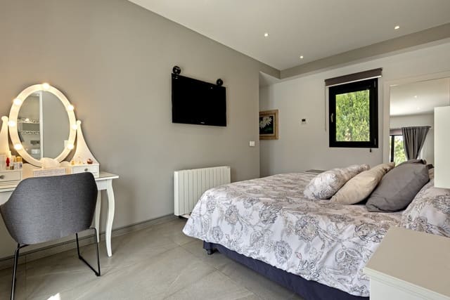 3 soveværelse Villa til salg i Sa Pobla med swimmingpool - € 1.490.000 (Ref: 9036401)