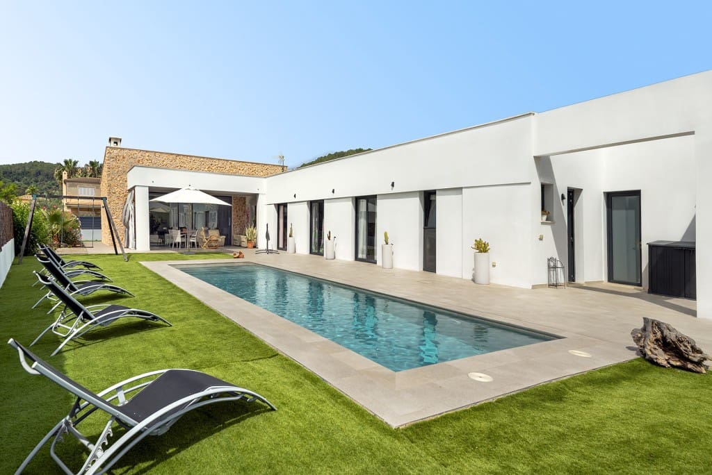 3 soveværelse Villa til salg i Sa Pobla med swimmingpool - € 1.490.000 (Ref: 9036401)