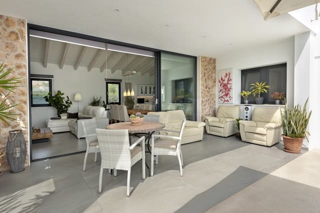 3 soveværelse Villa til salg i Sa Pobla med swimmingpool - € 1.490.000 (Ref: 9036401)