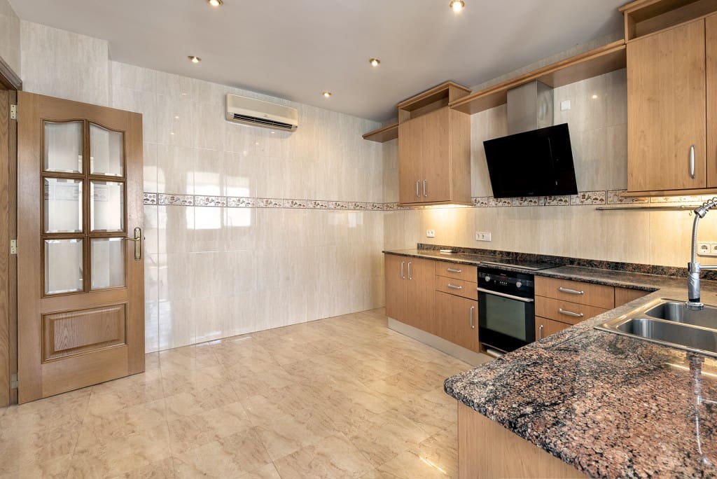 Chalet de 5 habitaciones en Palma de Mallorca en venta - 915.000 € (Ref: 9151768)