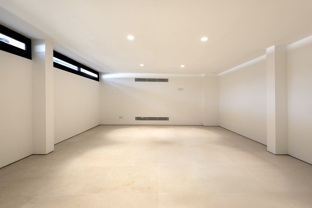 4 bedroom Villa for sale in Alcudia with pool - € 2,650,000 (Ref: 9242957)