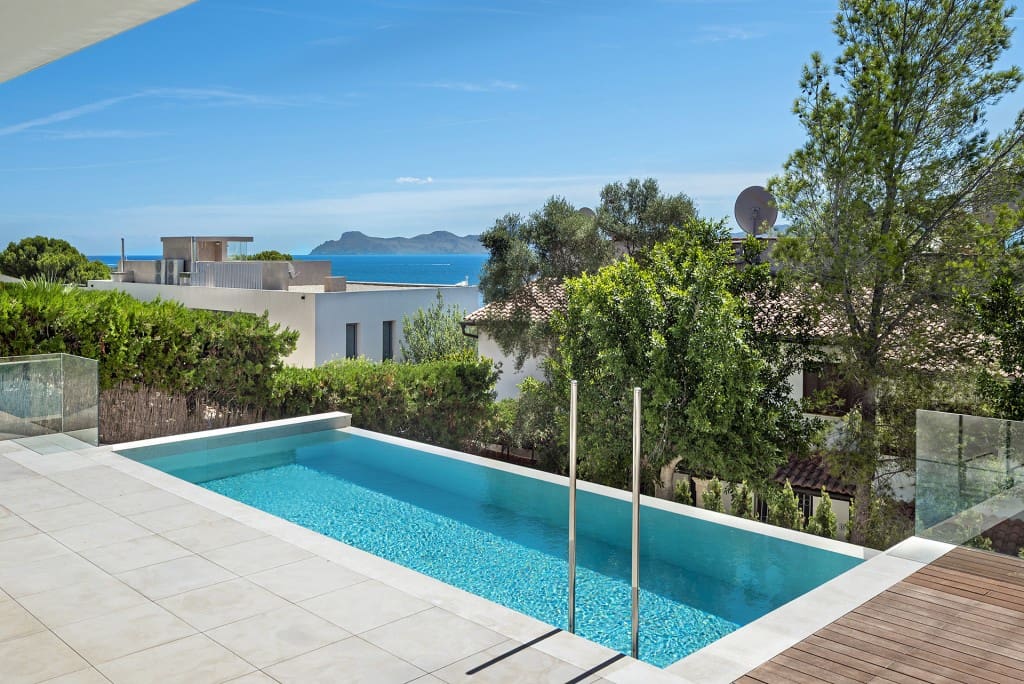 4 bedroom Villa for sale in Alcudia with pool - € 2,650,000 (Ref: 9242957)