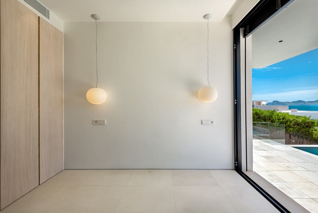 4 bedroom Villa for sale in Alcudia with pool - € 2,650,000 (Ref: 9242957)