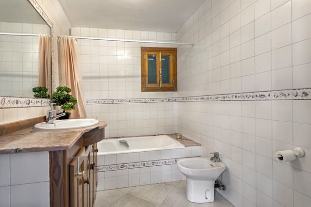 5 makuuhuone Maalaistalo myytävänä paikassa Selva - 923 000 € (Ref: 9303223)