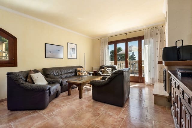 3 slaapkamer Villa te koop in Alcúdia met zwembad garage - € 1.250.000 (Ref: 9360348)