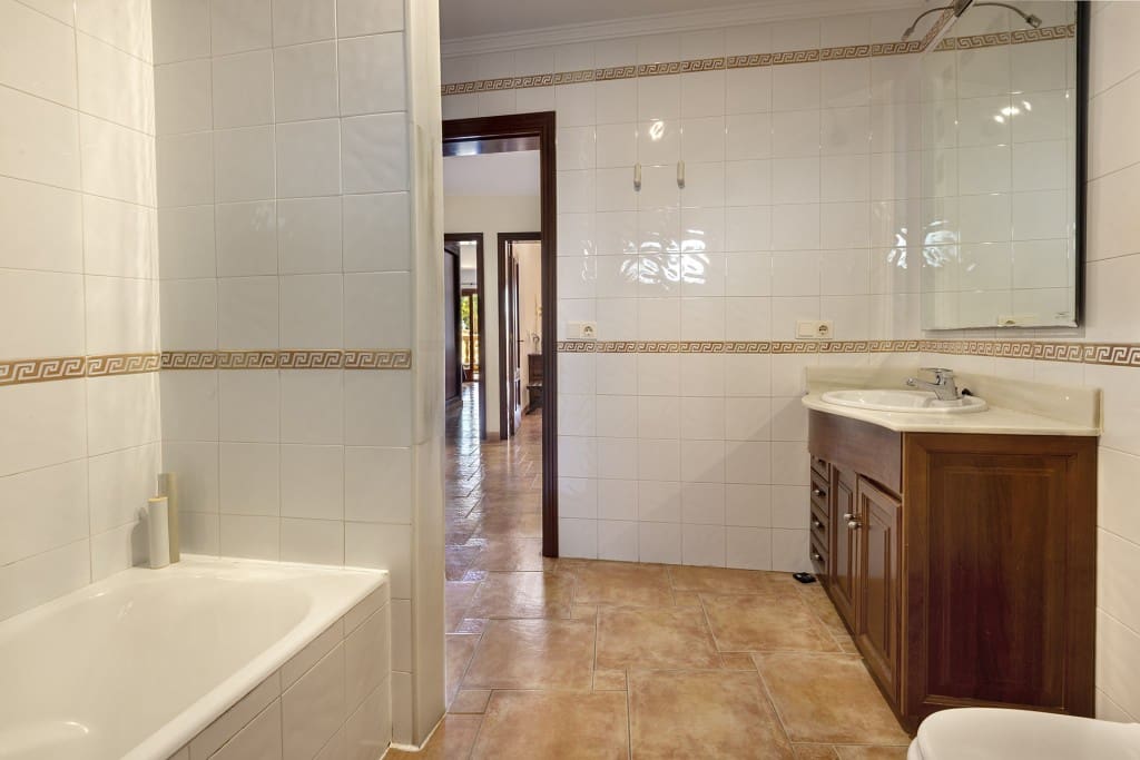 3 sypialnia Willa na sprzedaż w Alcudia z basenem garażem - 1 250 000 € (Ref: 9360348)