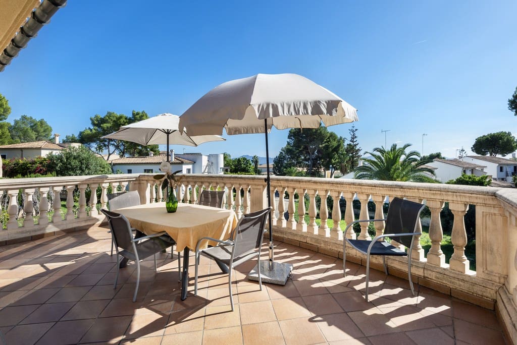 3 sypialnia Willa na sprzedaż w Alcudia z basenem garażem - 1 250 000 € (Ref: 9360348)