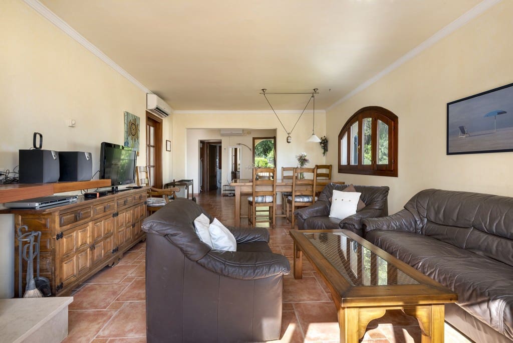 3 sypialnia Willa na sprzedaż w Alcudia z basenem garażem - 1 250 000 € (Ref: 9360348)