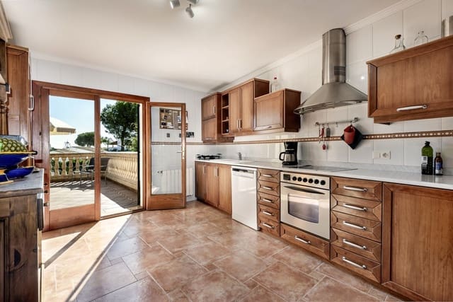 3 slaapkamer Villa te koop in Alcúdia met zwembad garage - € 1.250.000 (Ref: 9360348)