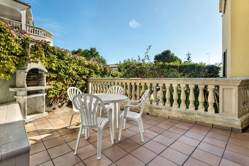 3 sypialnia Willa na sprzedaż w Alcudia z basenem garażem - 1 250 000 € (Ref: 9360348)