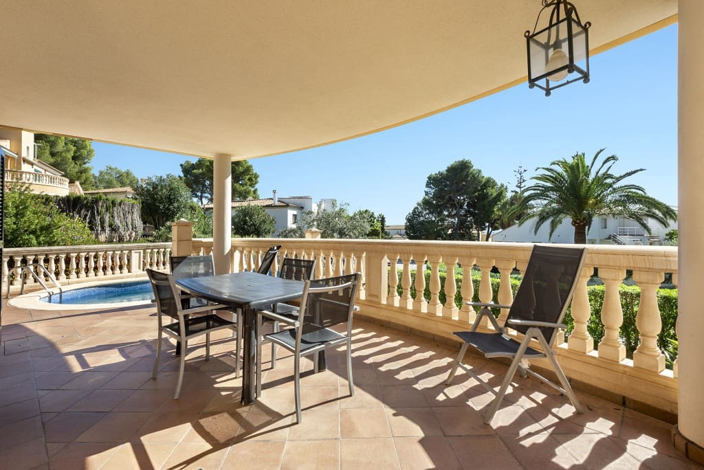 3 sypialnia Willa na sprzedaż w Alcudia z basenem garażem - 1 250 000 € (Ref: 9360348)