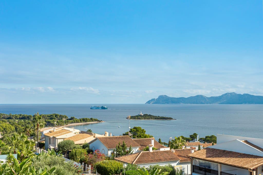 4 slaapkamer Appartement te koop in Puerto de Alcudia - € 1.850.000 (Ref: 9413622)