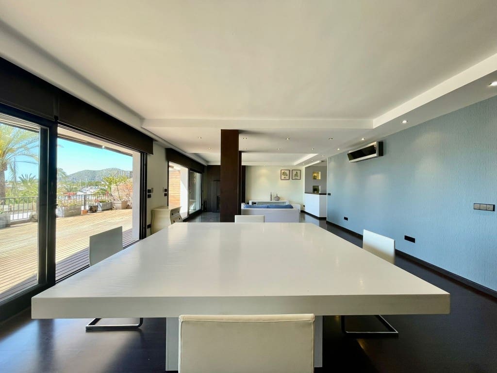 4 slaapkamer Appartement te koop in Puerto de Alcudia - € 1.850.000 (Ref: 9413622)