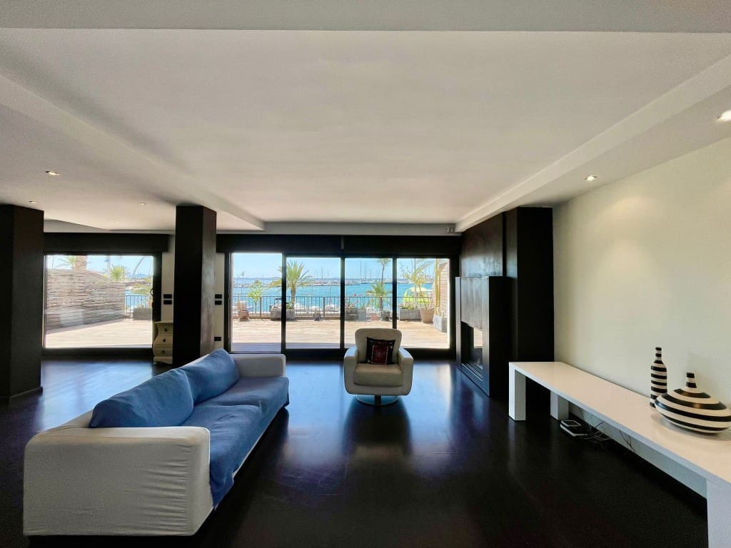 4 slaapkamer Appartement te koop in Puerto de Alcudia - € 1.850.000 (Ref: 9413622)