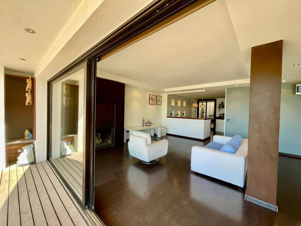 4 slaapkamer Appartement te koop in Puerto de Alcudia - € 1.850.000 (Ref: 9413622)