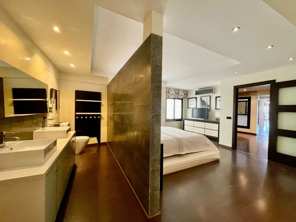 4 slaapkamer Appartement te koop in Puerto de Alcudia - € 1.850.000 (Ref: 9413622)