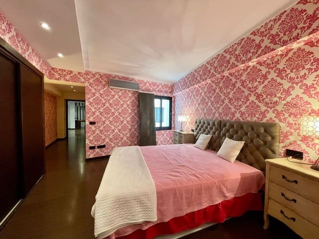 4 slaapkamer Appartement te koop in Puerto de Alcudia, Alcúdia - € 1.850.000 (Ref: 9413622)