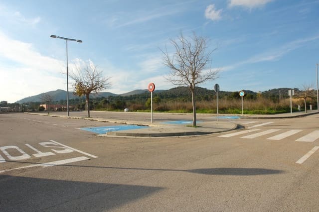 Grunde uden byggetilladelser til salg i Puerto de Alcudia, Alcúdia - € 1.500.000 (Ref: 9430821)