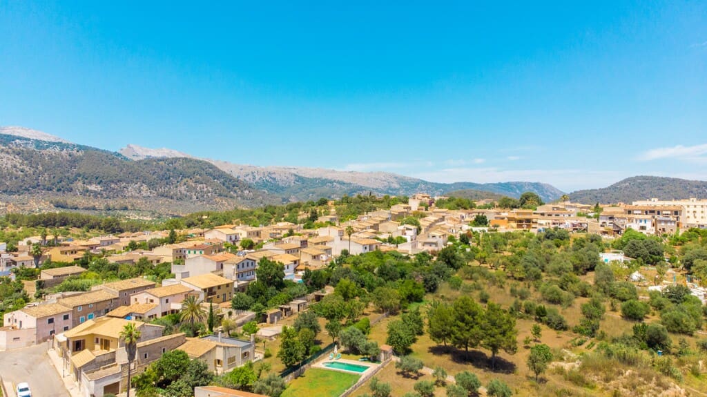 4 bedroom Finca/Country House for sale in Campanet with pool - € 420,000 (Ref: 9698128)