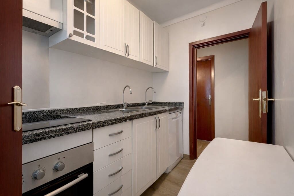 4 soveværelse Lejlighed til salg i Palma de Mallorca - € 325.000 (Ref: 9777780)