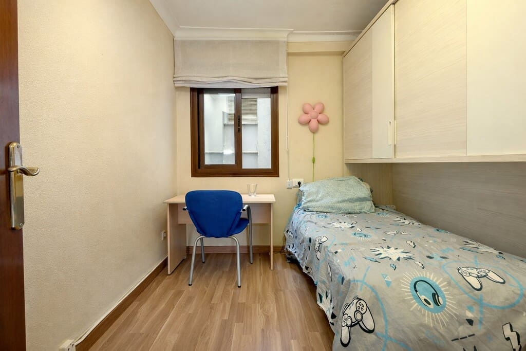 4 soveværelse Lejlighed til salg i Palma de Mallorca - € 325.000 (Ref: 9777780)