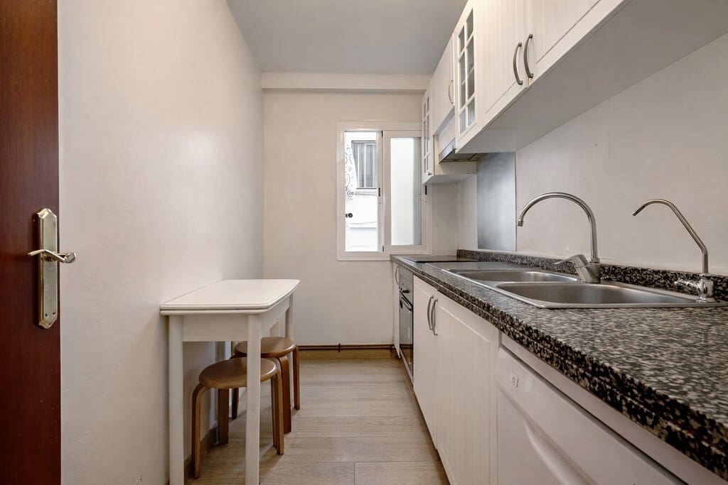 4 soveværelse Lejlighed til salg i Palma de Mallorca - € 325.000 (Ref: 9777780)