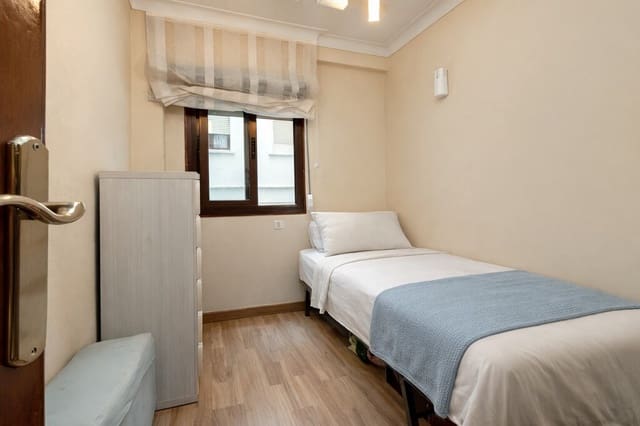 4 soveværelse Lejlighed til salg i Palma de Mallorca - € 325.000 (Ref: 9777780)