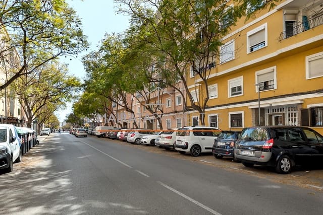 4 soveværelse Lejlighed til salg i Palma de Mallorca - € 325.000 (Ref: 9777780)