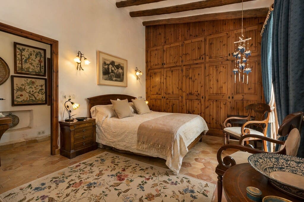 4 bedroom Finca/Country House for sale in Mancor de la Vall with pool - € 1,350,000 (Ref: 9790788)