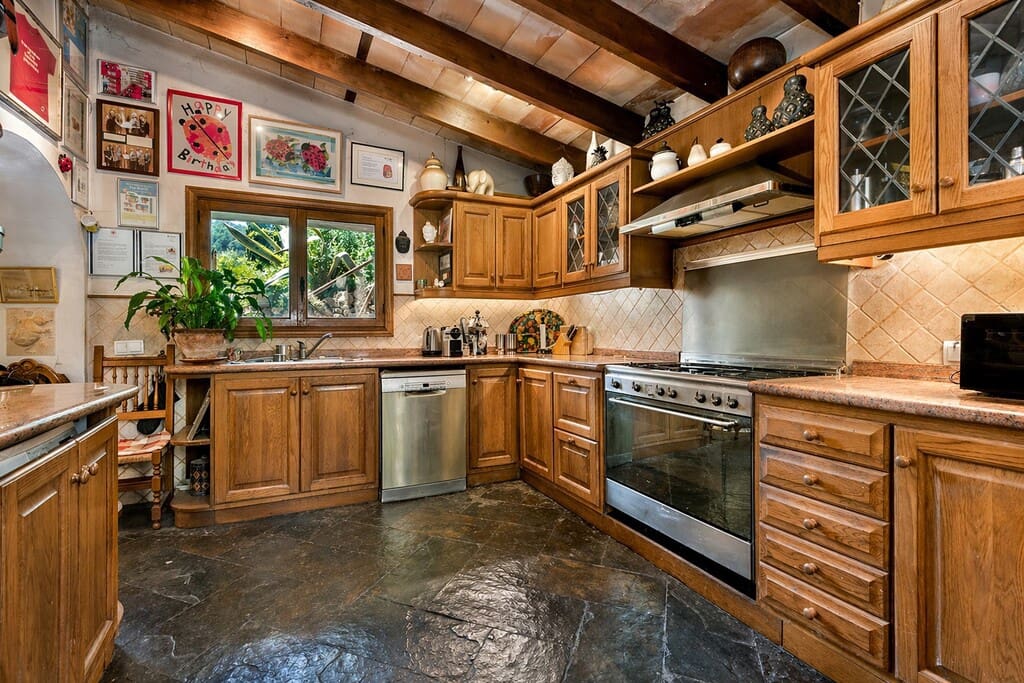 4 bedroom Finca/Country House for sale in Mancor de la Vall with pool - € 1,350,000 (Ref: 9790788)